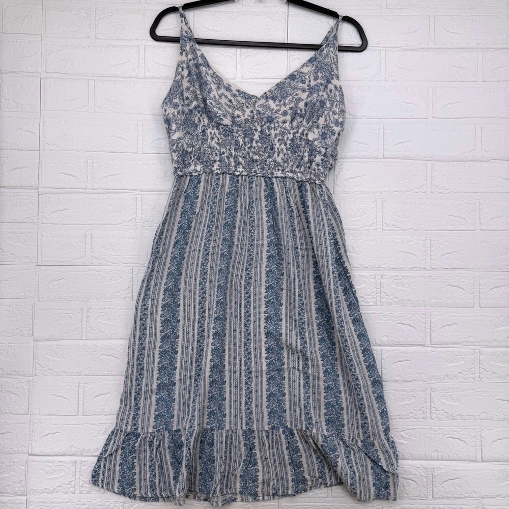 Hint of Blush Sundress Womens Size M Blue Floral Smocked Ruffle Midi Dress